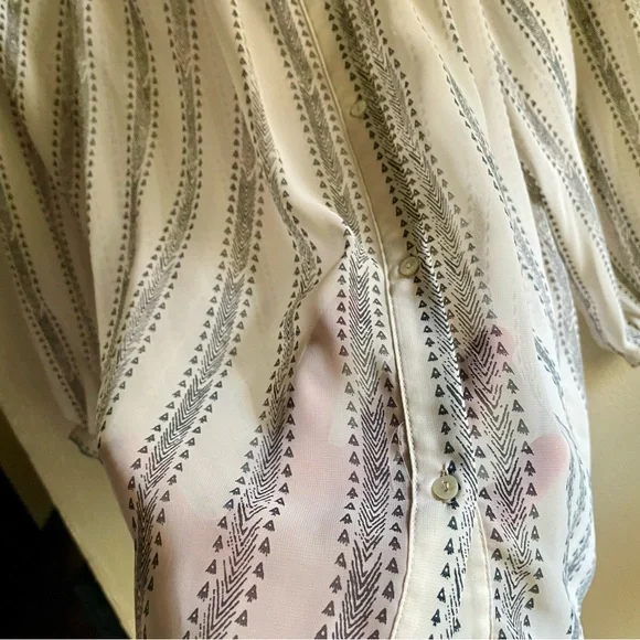 Lucky Brand Romantic Poet's Blouse. Sheer. Cream and Black. Medium - Picture 10 of 10